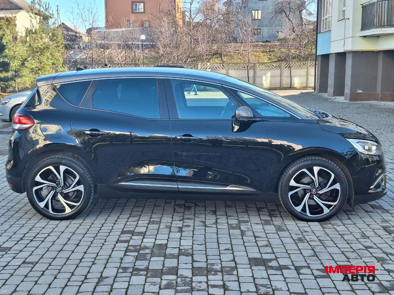 Renault Scenic - фото 8