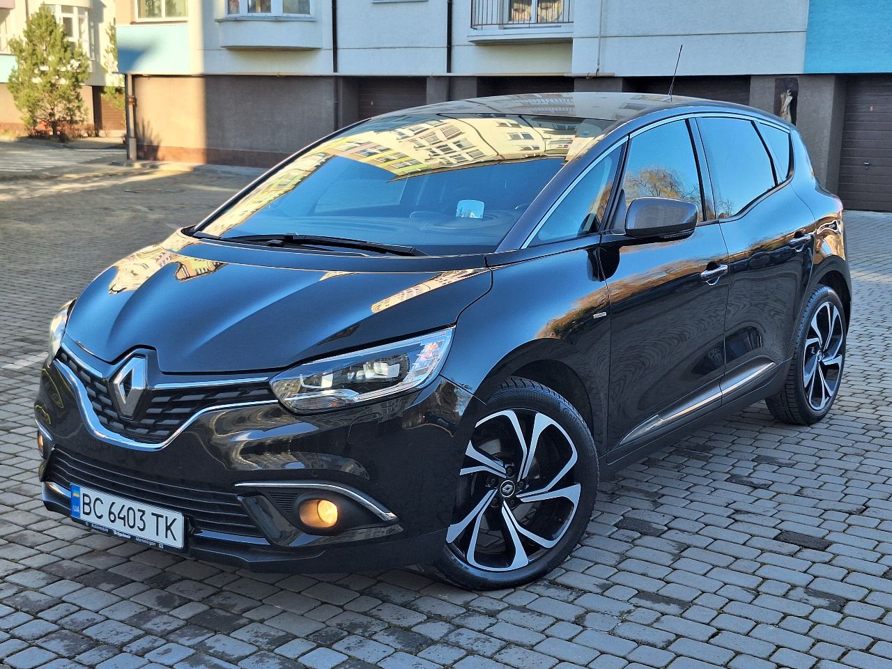 Renault Scenic - фото 2