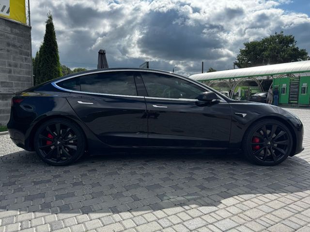 Tesla Model 3 - фото 5