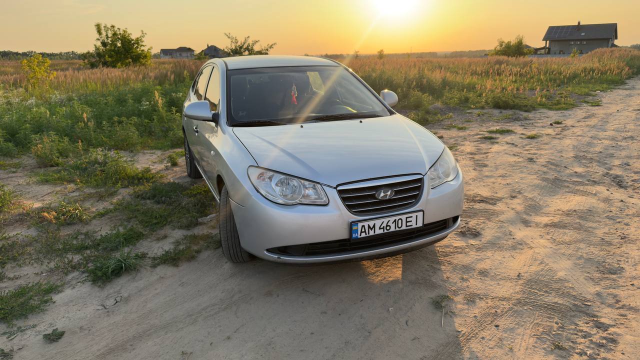 Hyundai Elantra - фото 4