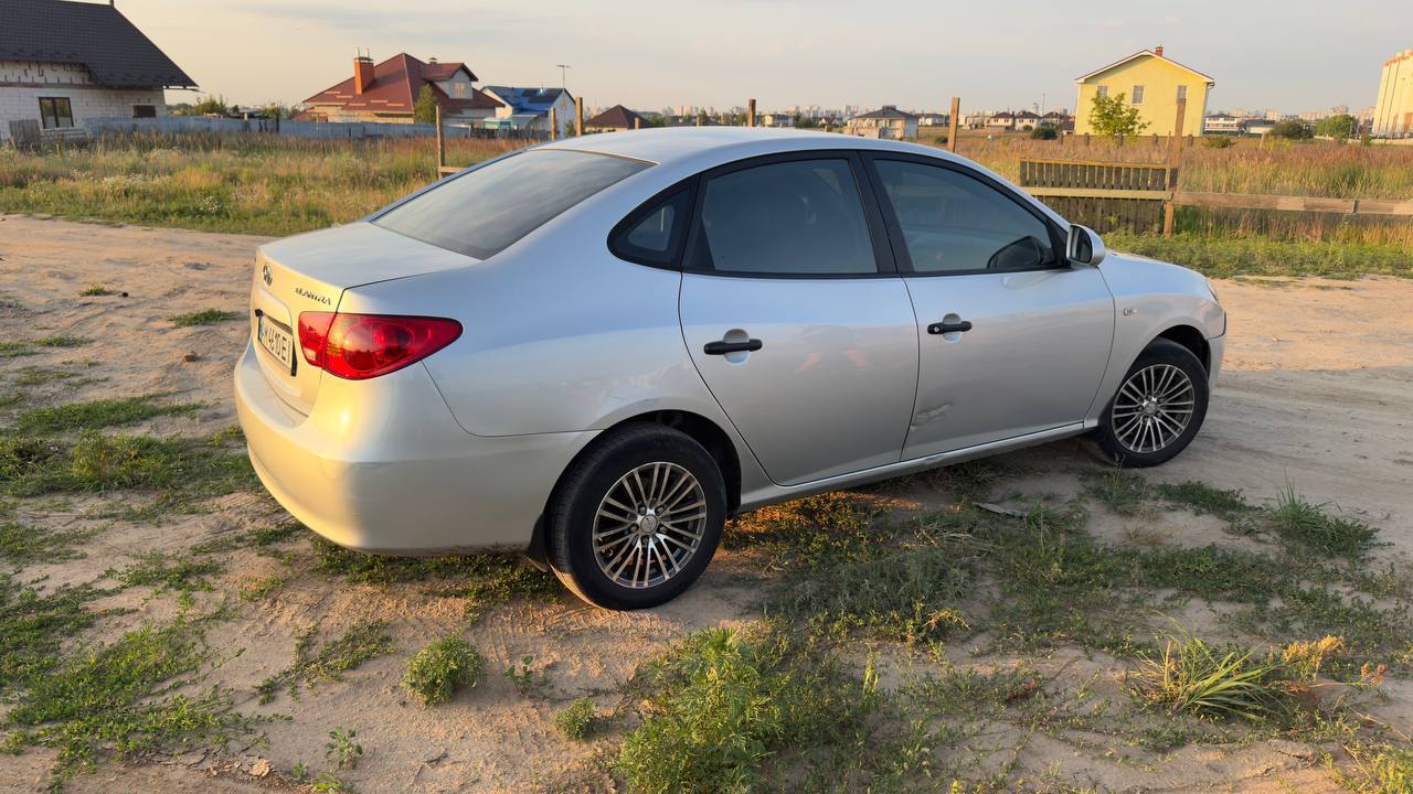 Hyundai Elantra - фото 6