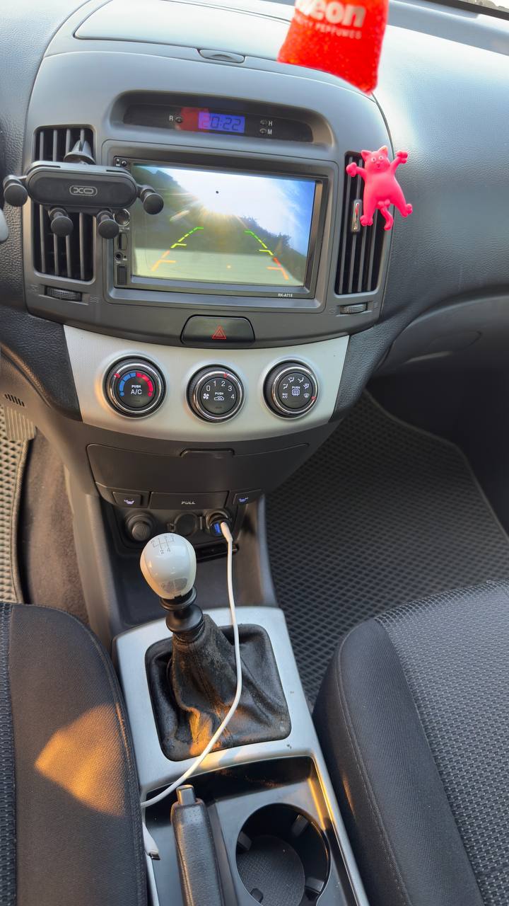 Hyundai Elantra - фото 3