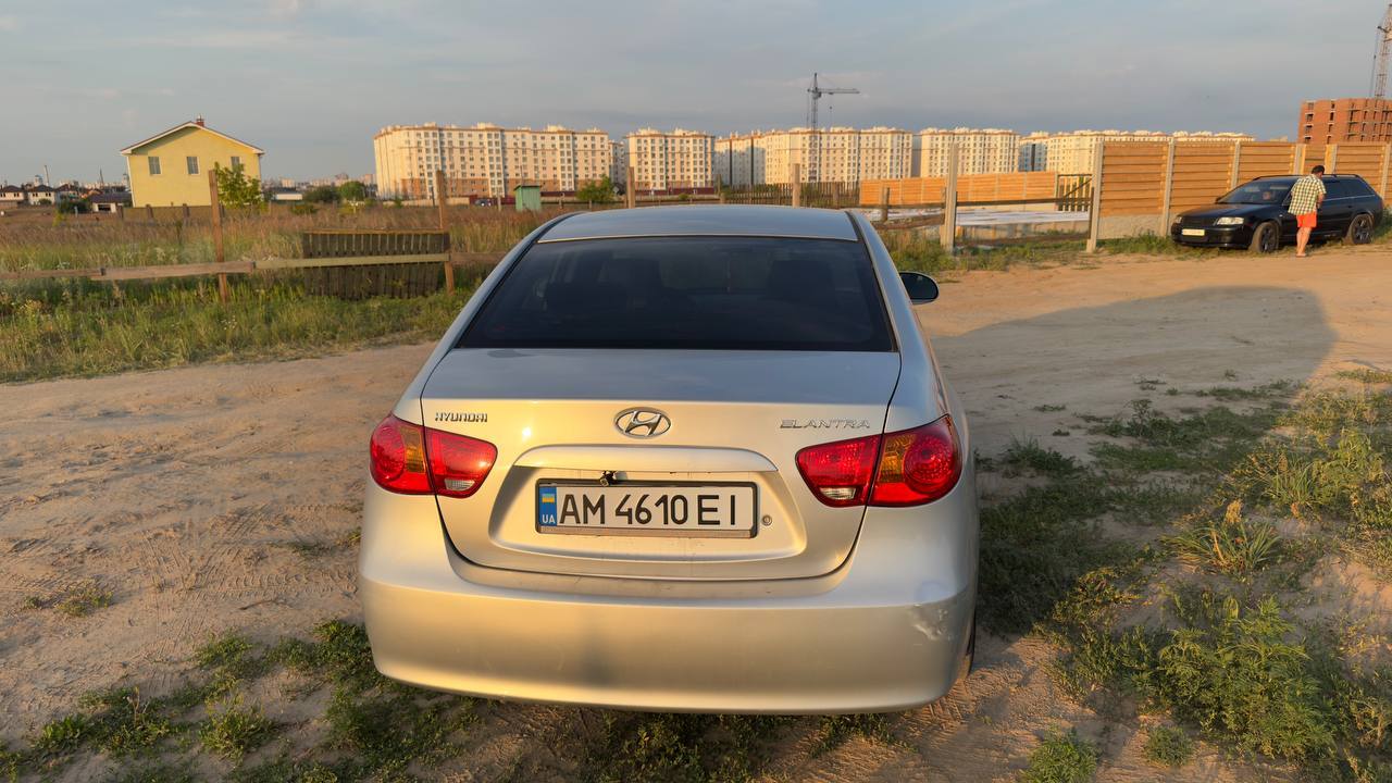 Hyundai Elantra - фото 13