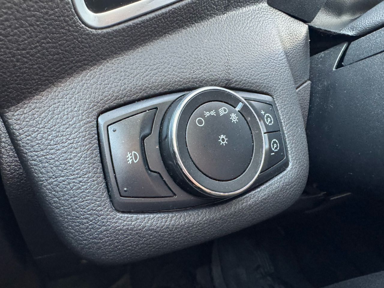 Ford C-MAX - фото 32