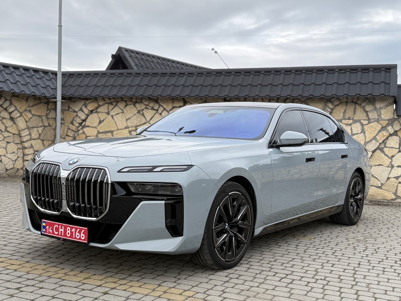 BMW 7 серії - фото 21