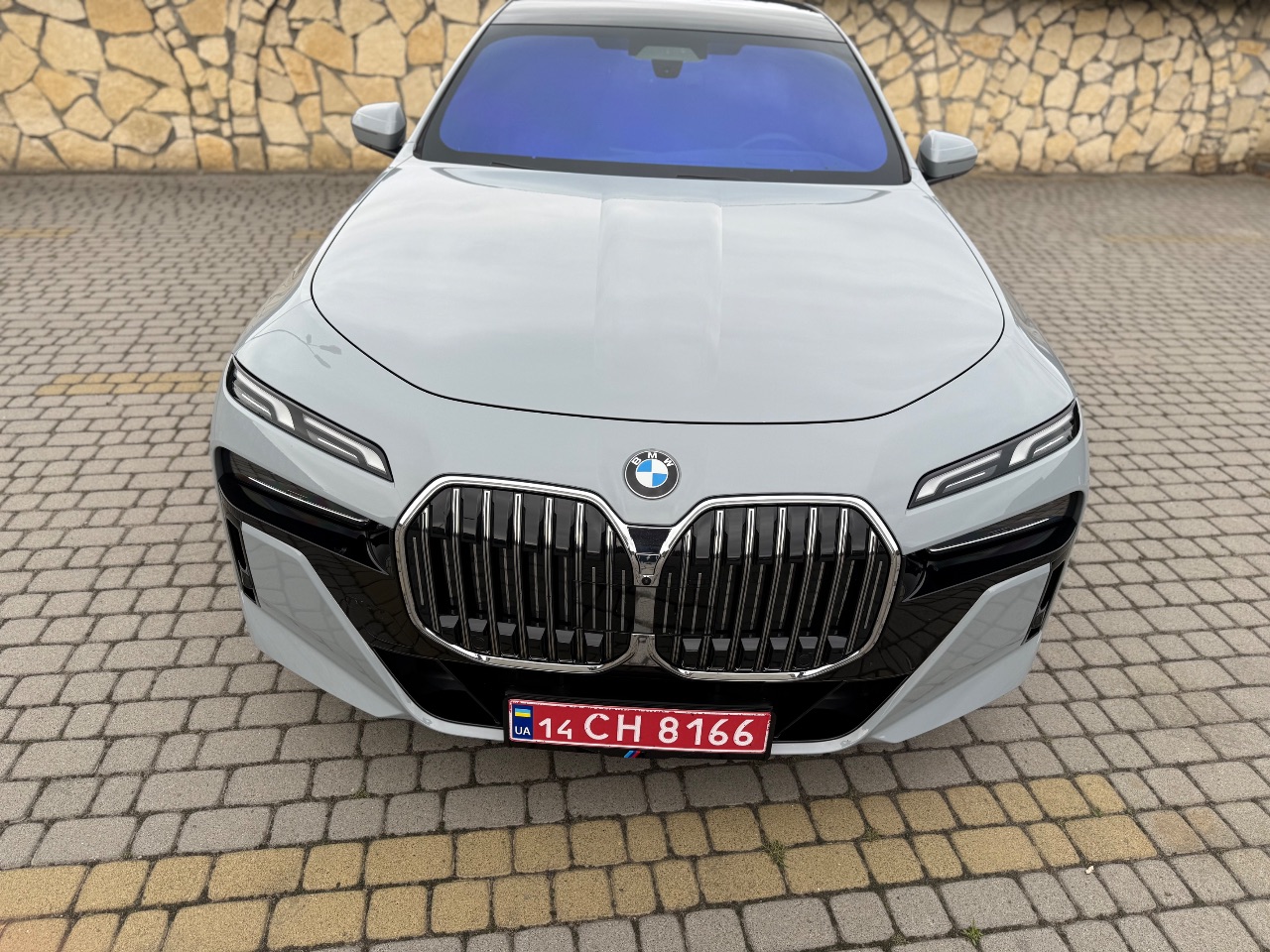 BMW 7 серії - фото 1