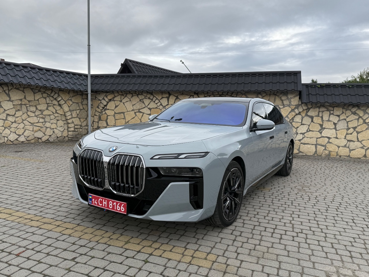 BMW 7 серії - фото 9