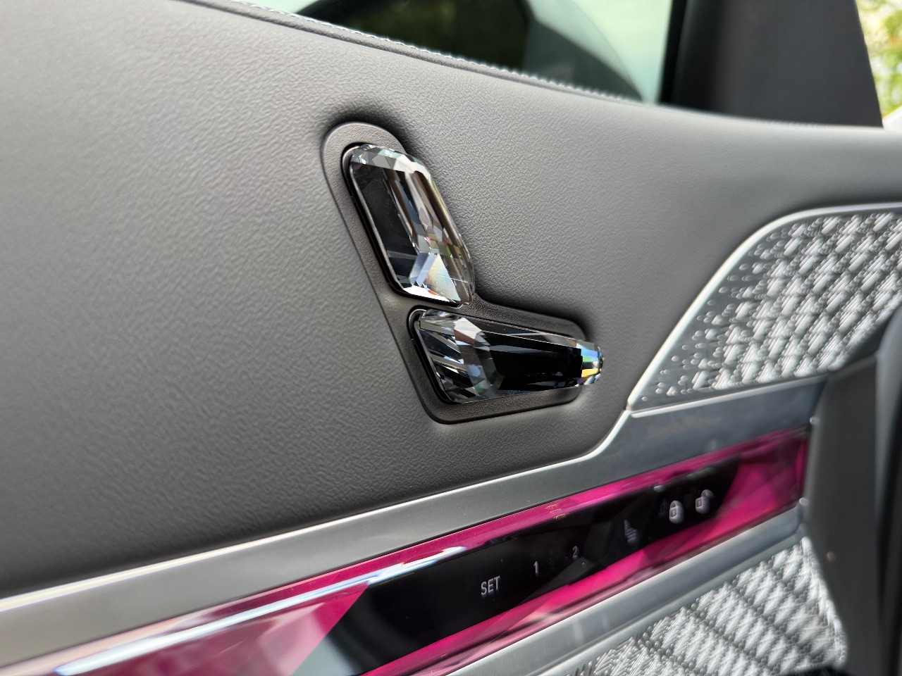 BMW 7 серії - фото 54