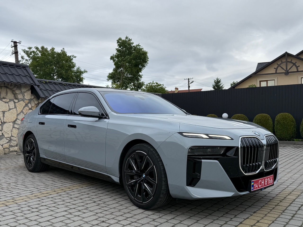 BMW 7 серії - фото 37