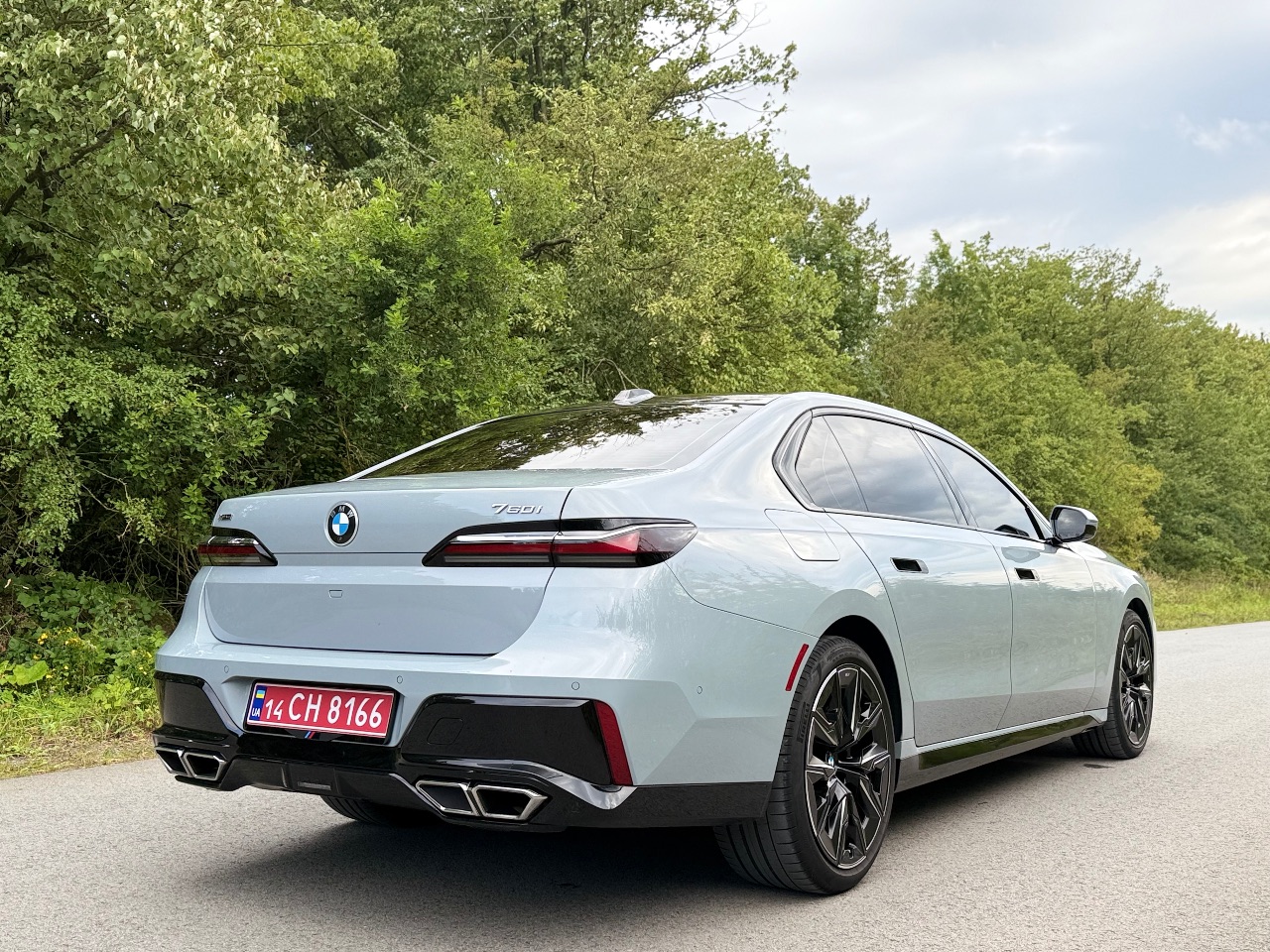 BMW 7 серії - фото 26