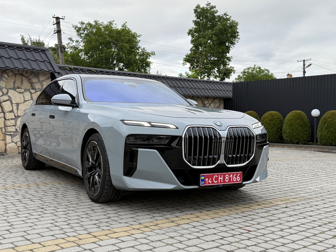 BMW 7 серії - фото 33