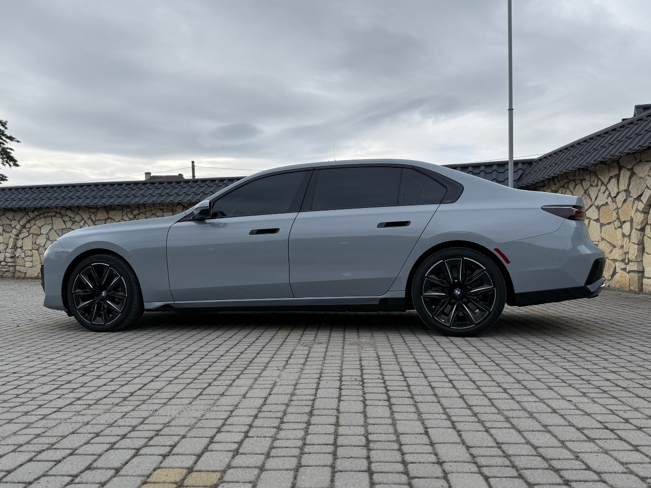 BMW 7 серії - фото 25