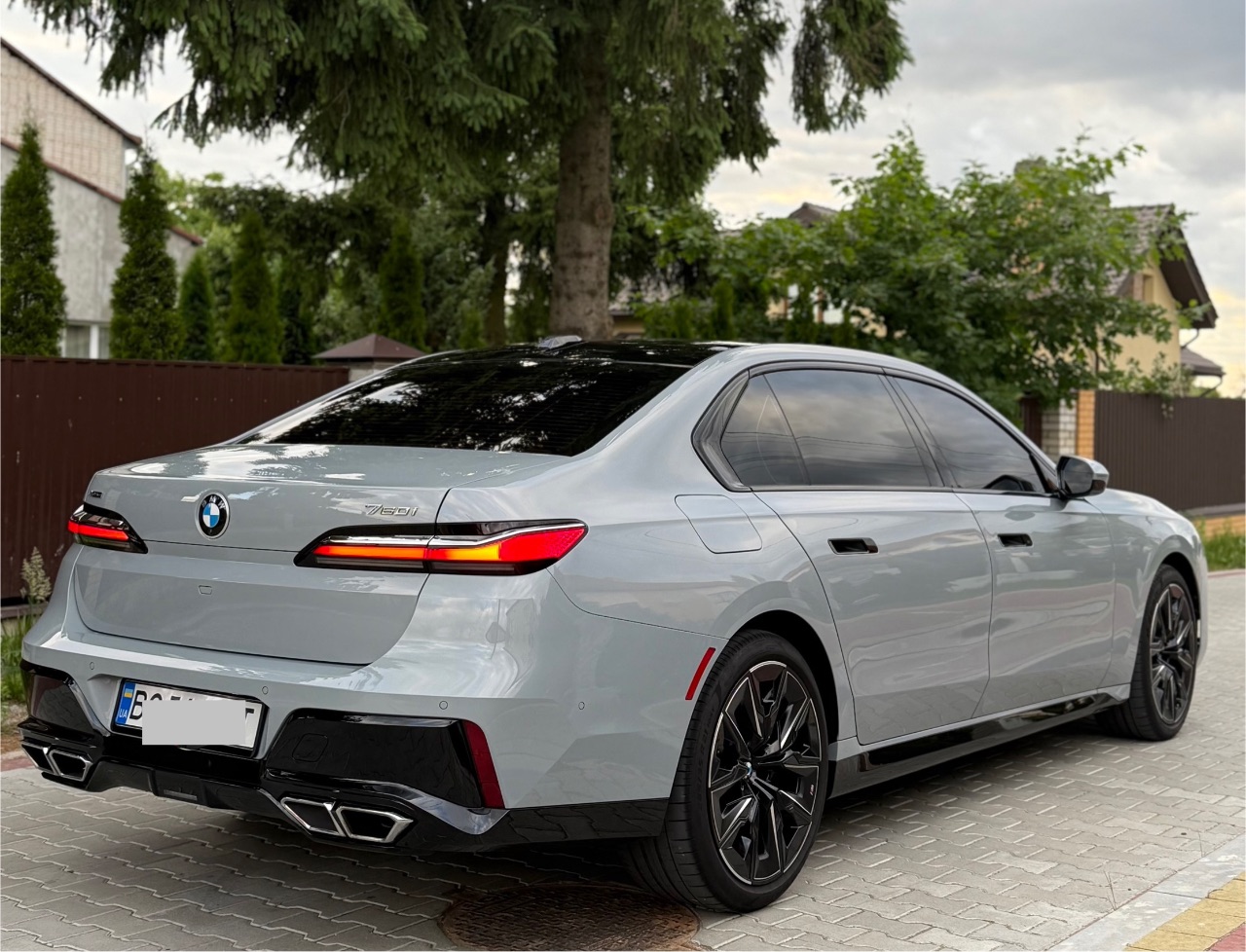 BMW 7 серії - фото 49