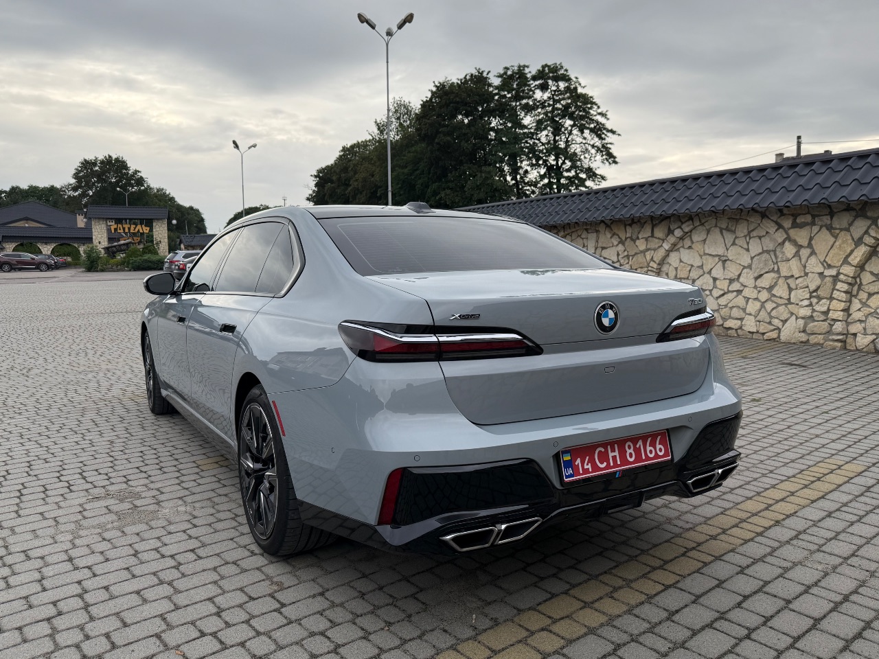 BMW 7 серії - фото 20