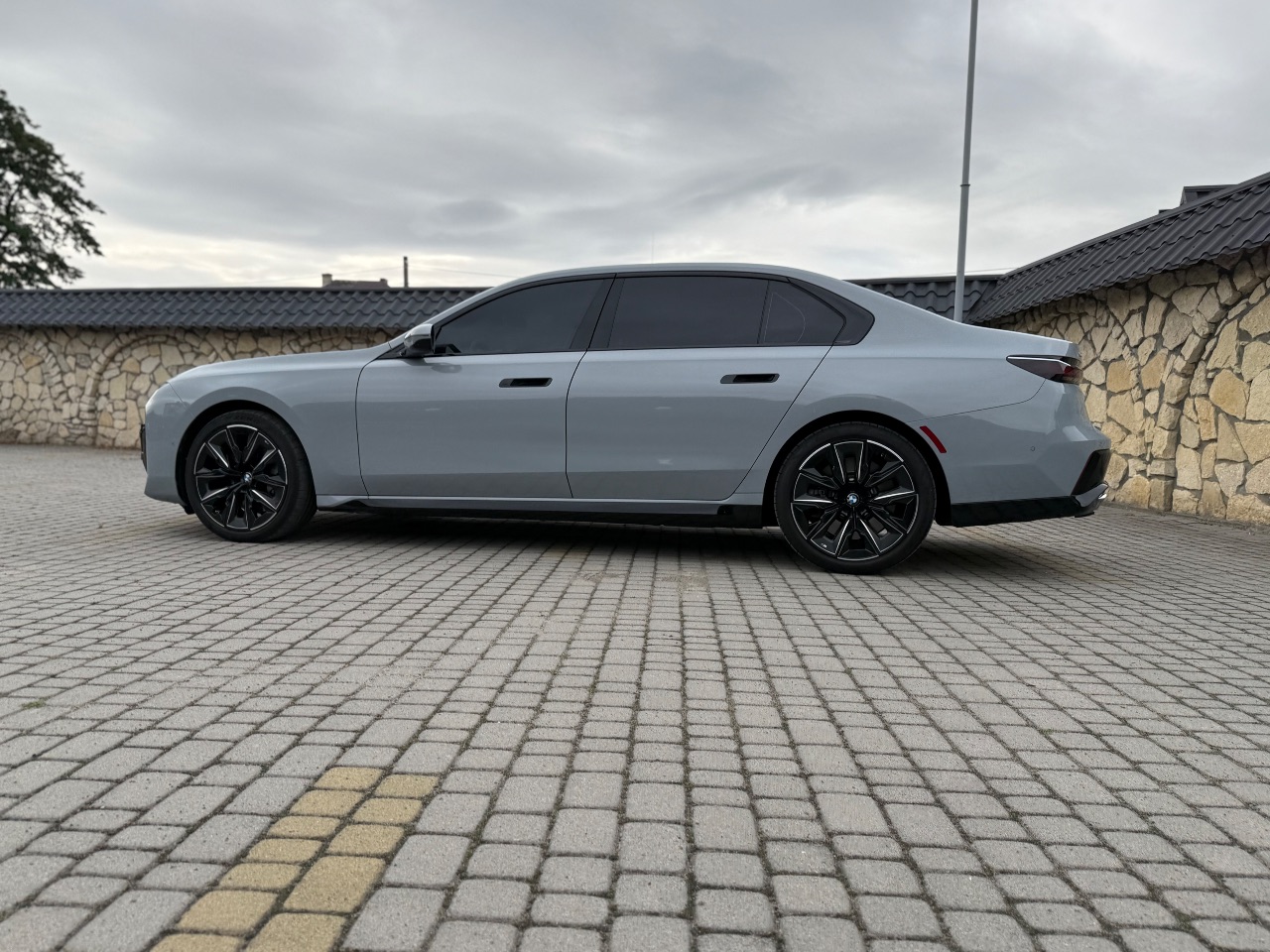 BMW 7 серії - фото 7