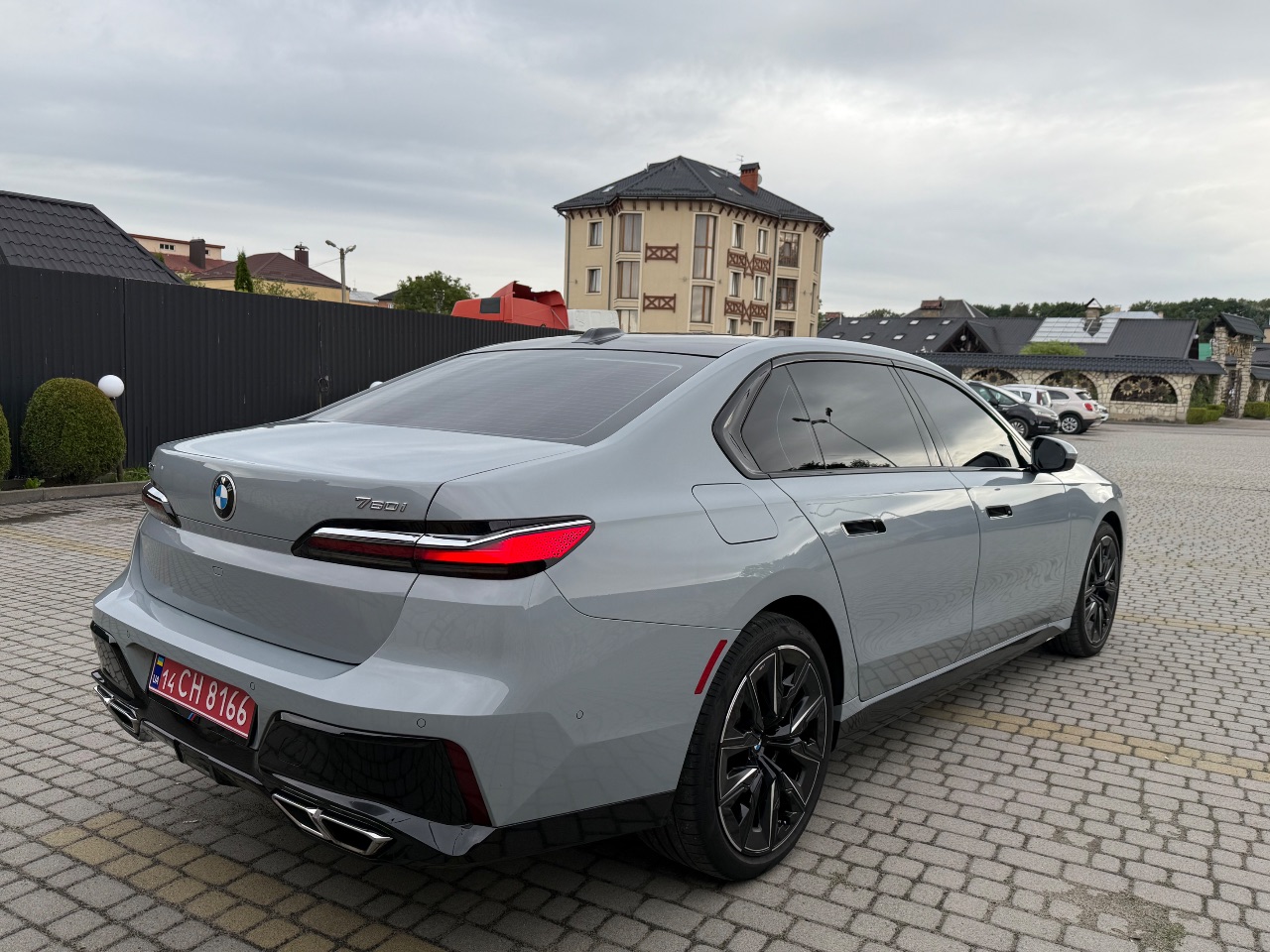 BMW 7 серії - фото 31