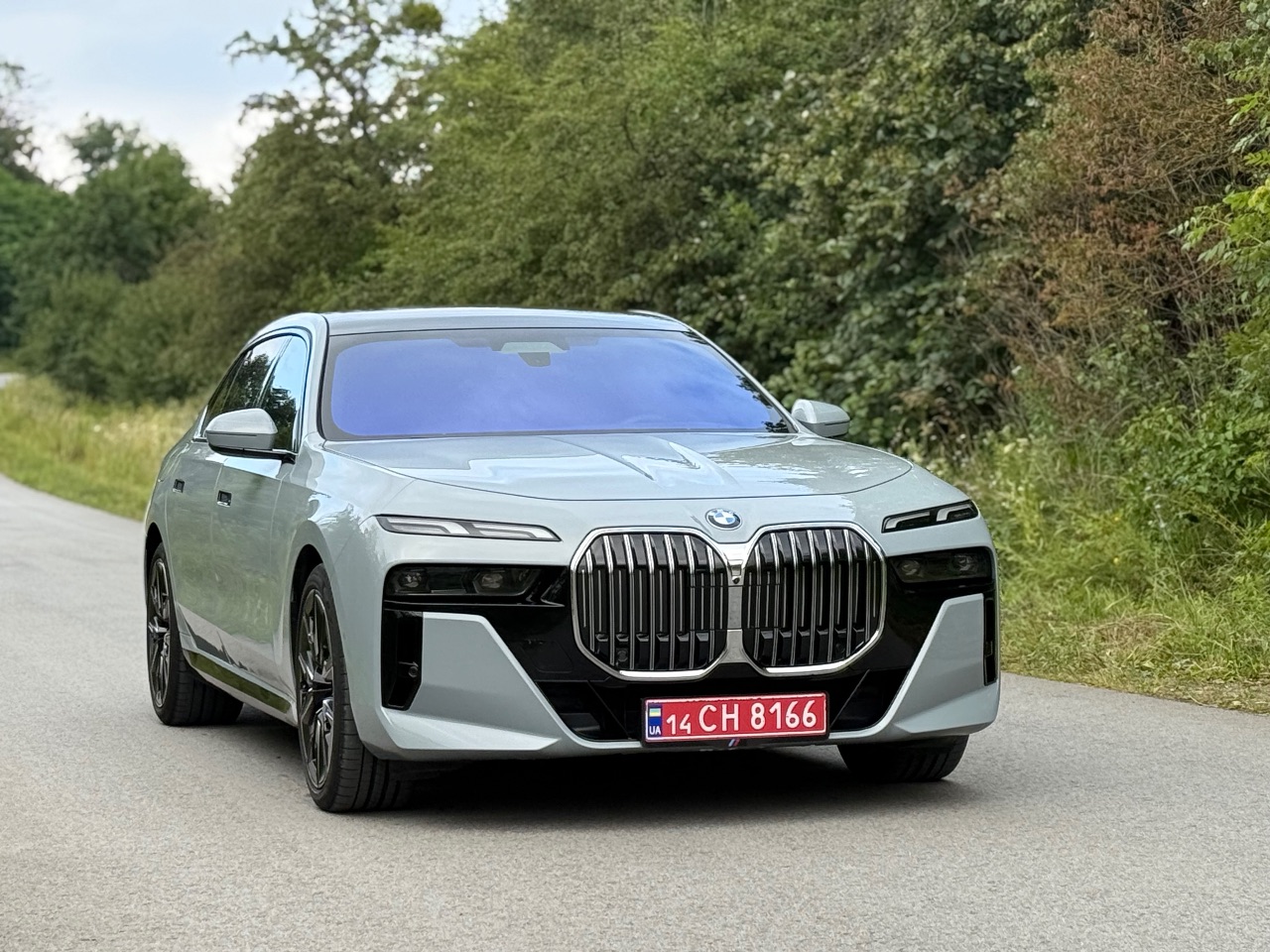 BMW 7 серії - фото 35