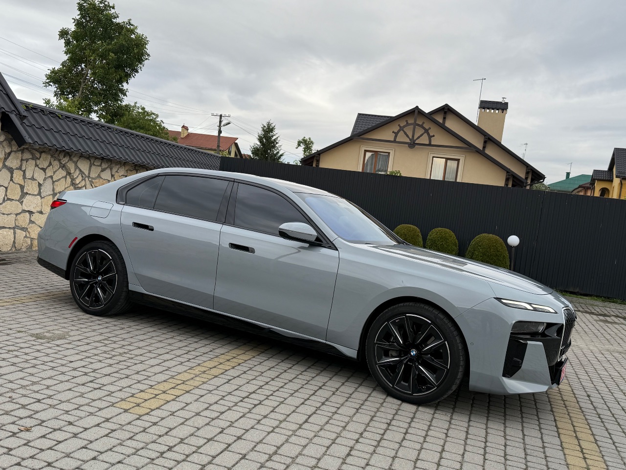 BMW 7 серії - фото 11