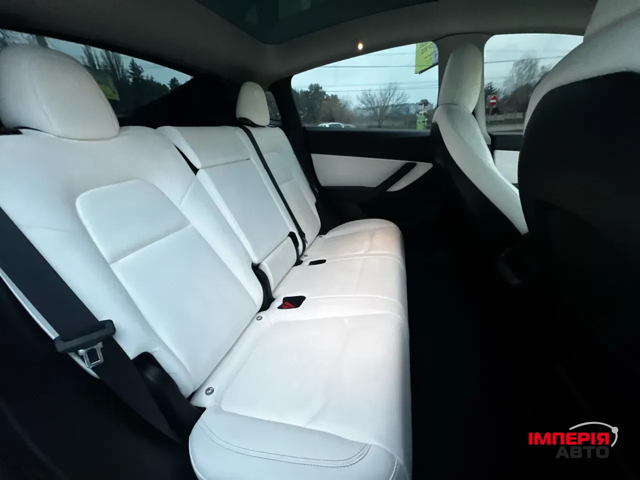 Tesla Model Y - фото 35