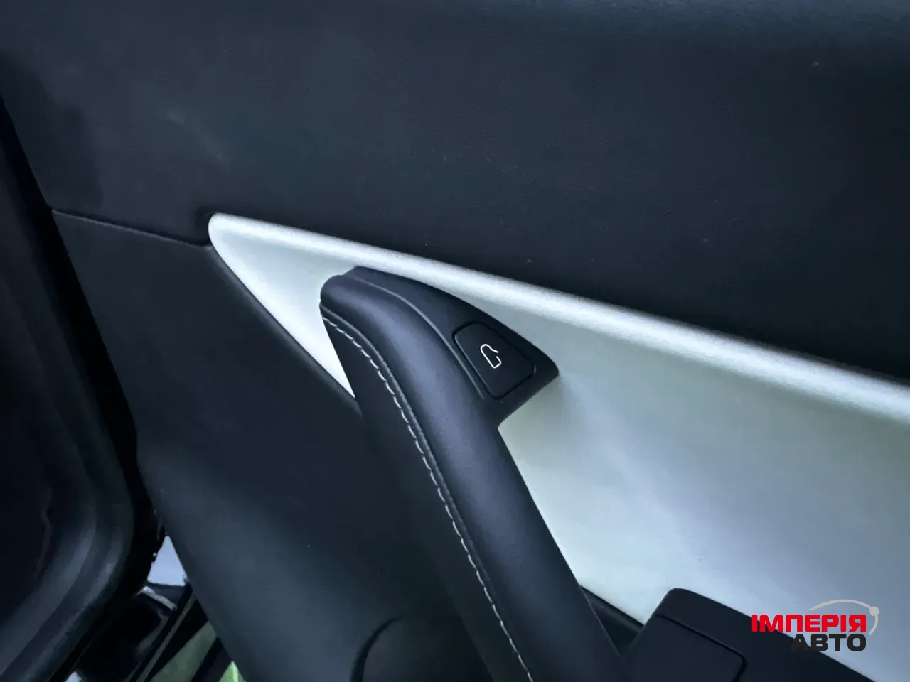 Tesla Model Y - фото 41