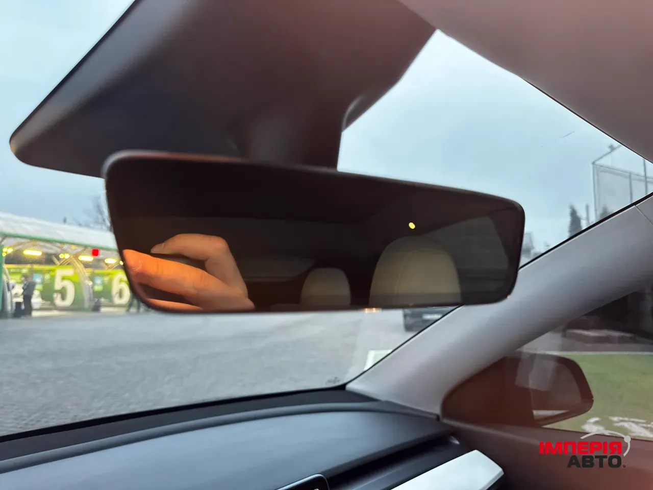 Tesla Model Y - фото 16