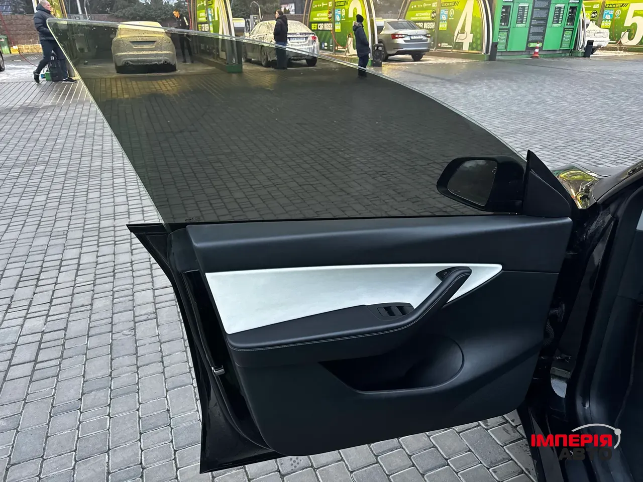 Tesla Model Y - фото 11