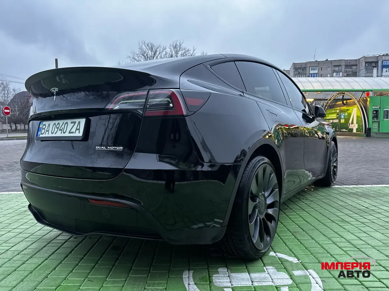 Tesla Model Y - фото 8