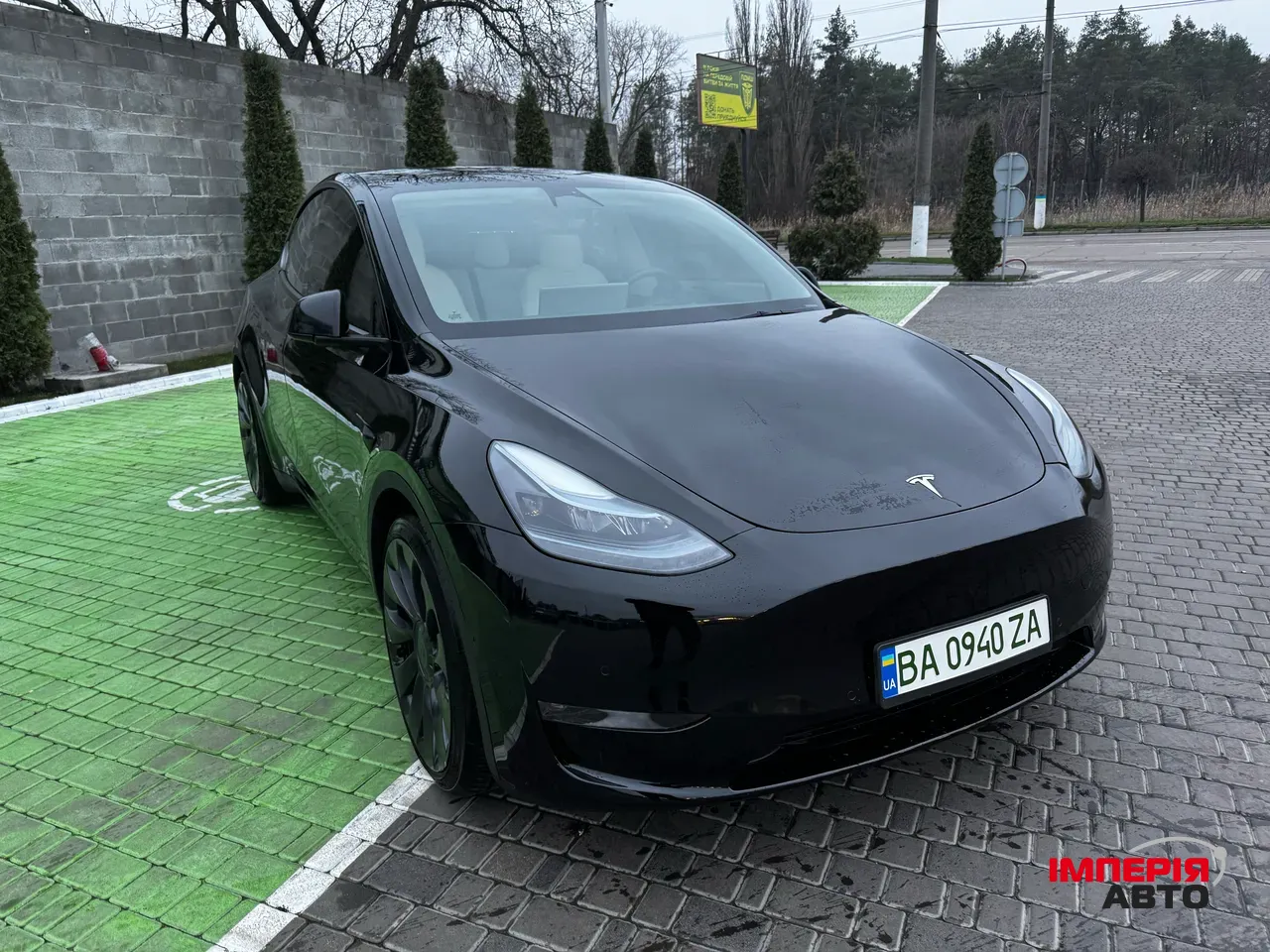 Tesla Model Y - фото 1