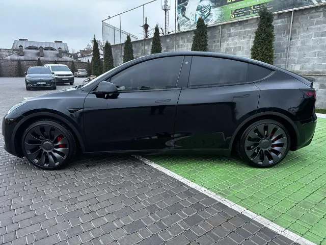 Tesla Model Y - фото 4