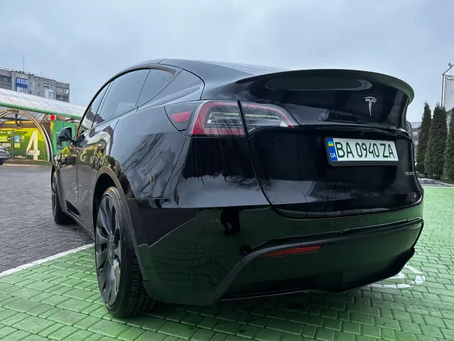Tesla Model Y - фото 5