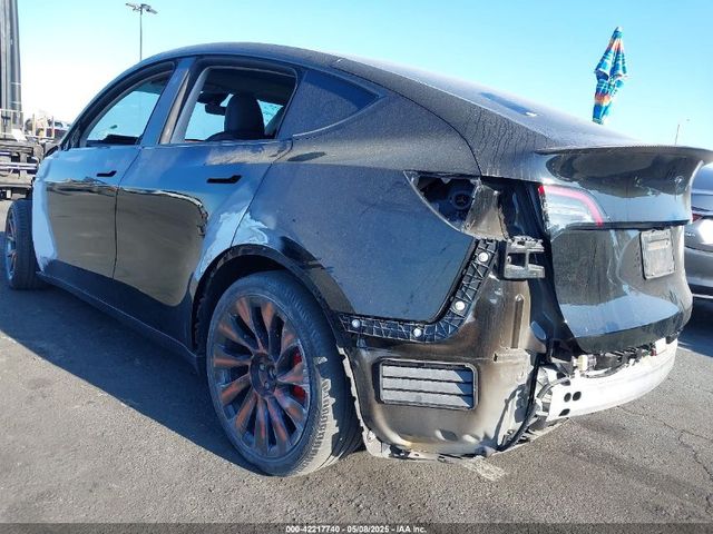 Tesla Model Y - зображення 3