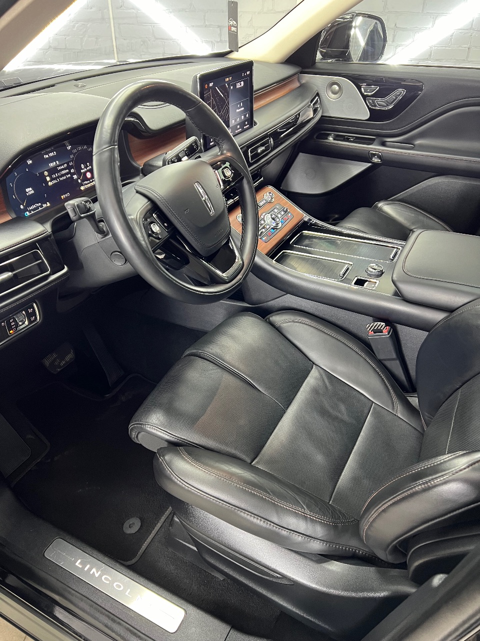 Lincoln Aviator - фото 11