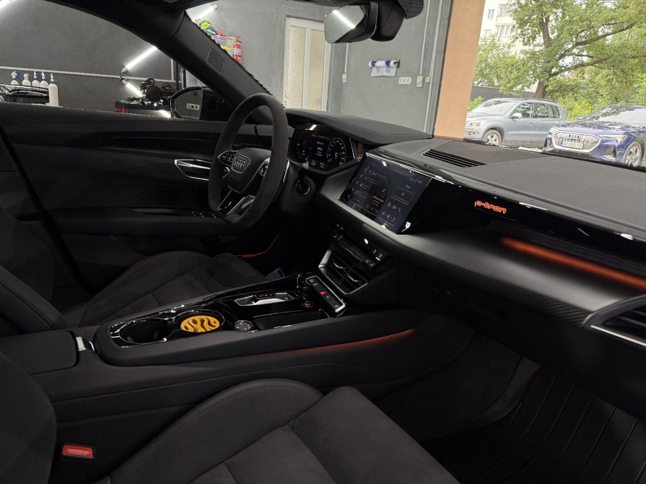 Audi e-tron GT - фото 18