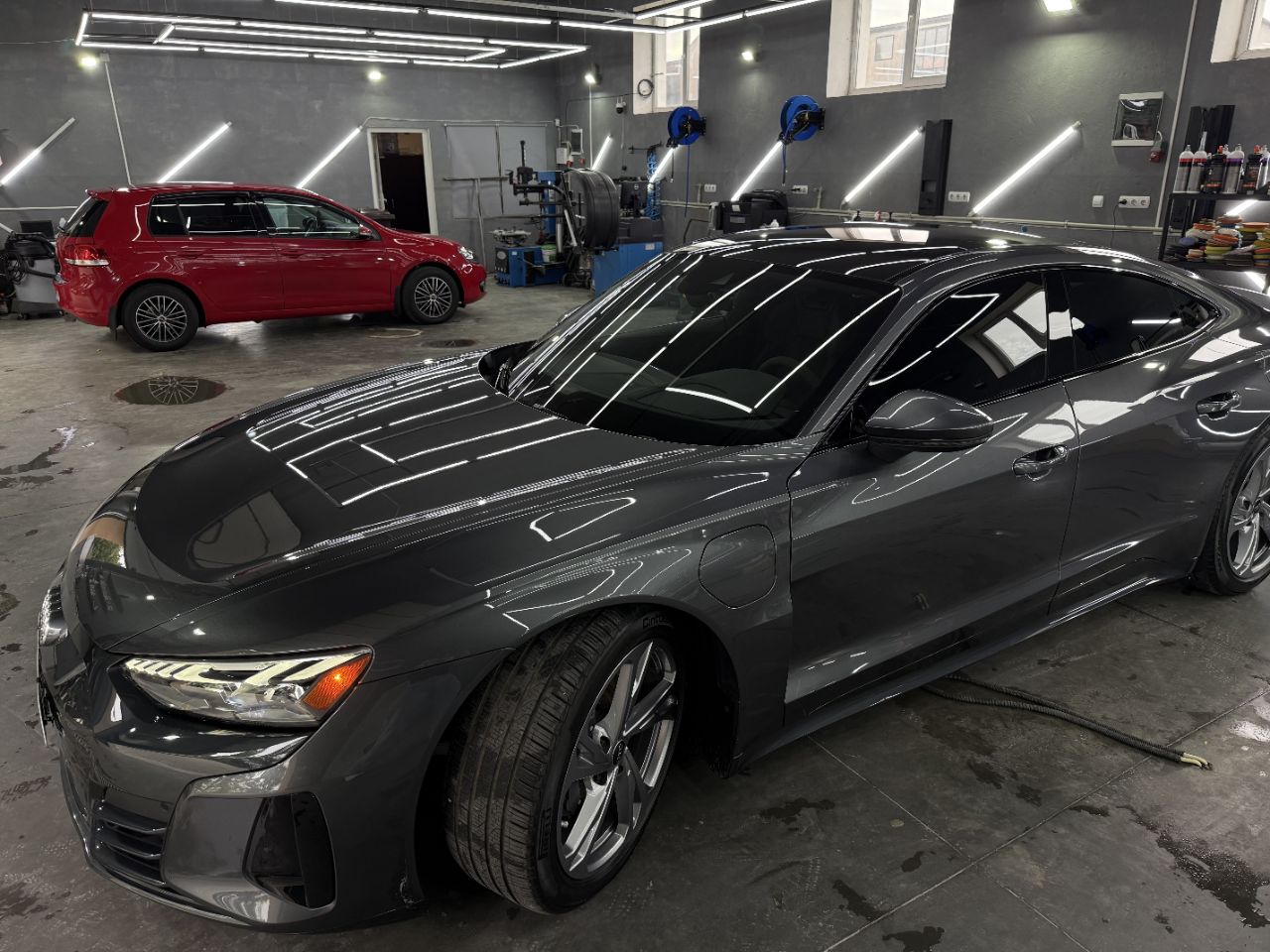 Audi e-tron GT - фото 9