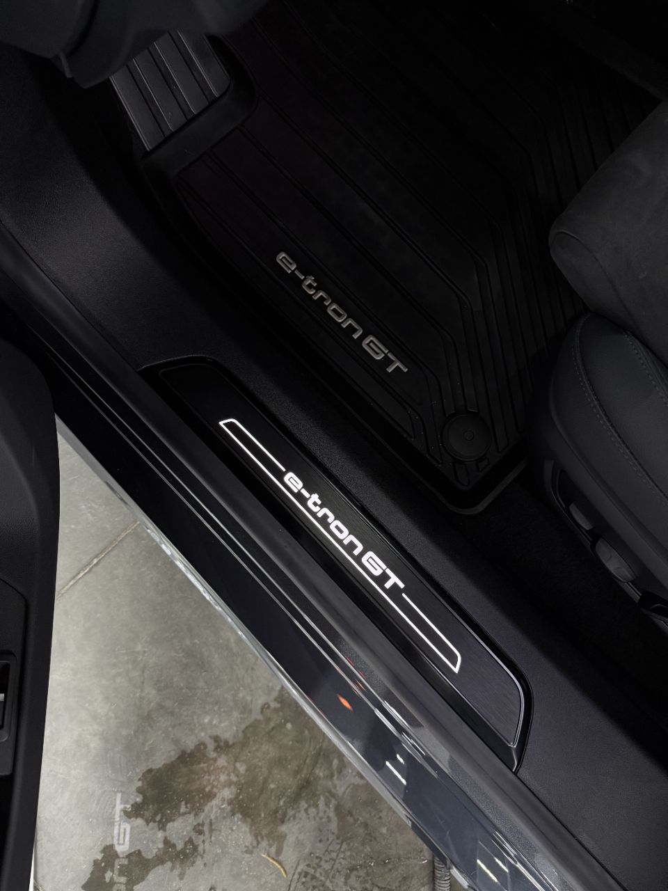 Audi e-tron GT - фото 13