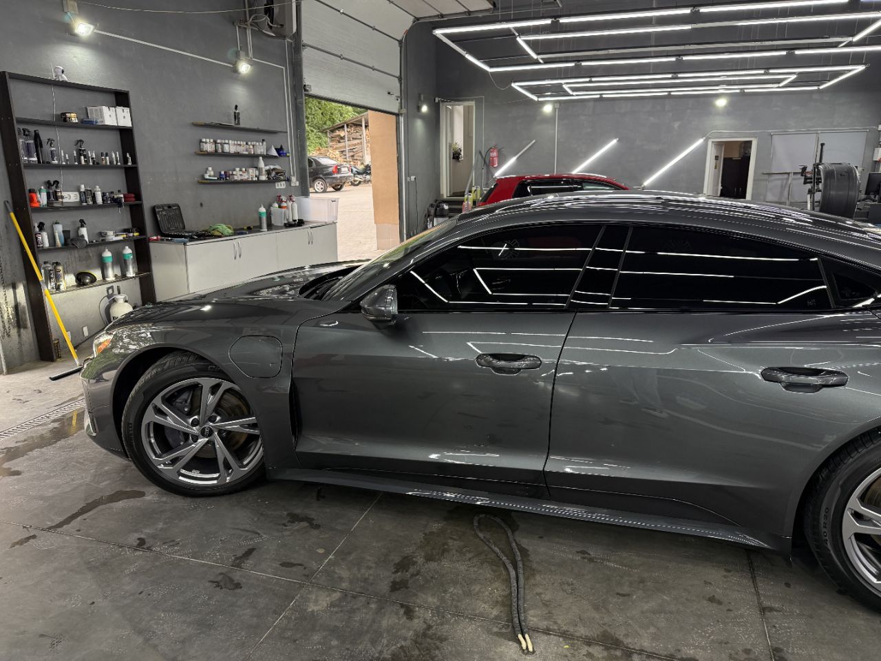 Audi e-tron GT - фото 8