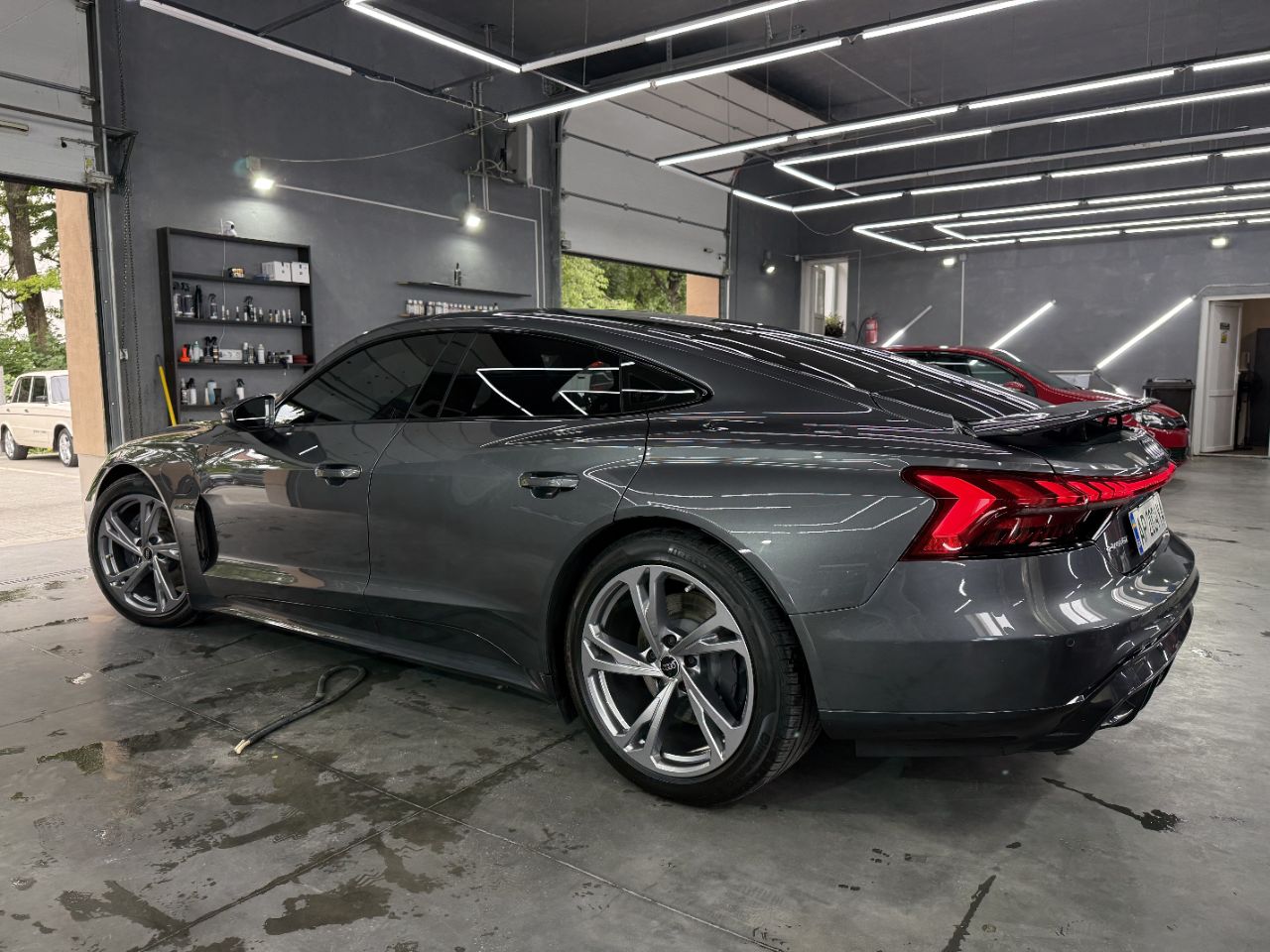 Audi e-tron GT - фото 6