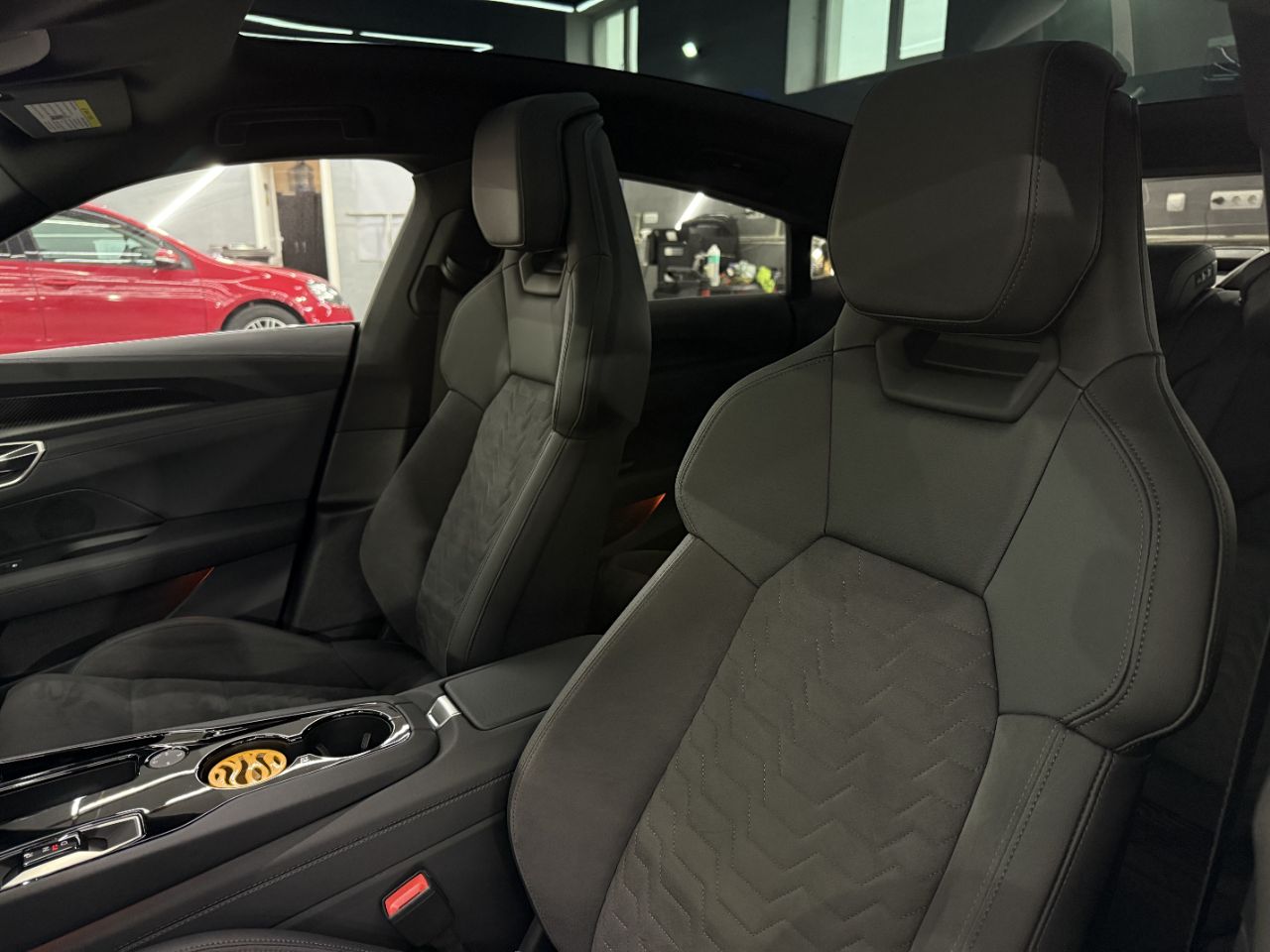 Audi e-tron GT - фото 20