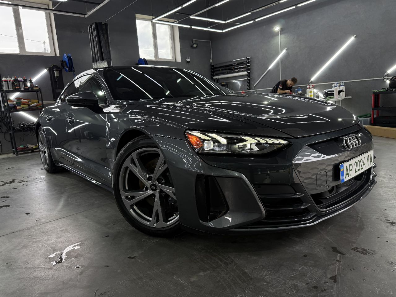 Audi e-tron GT - фото 2