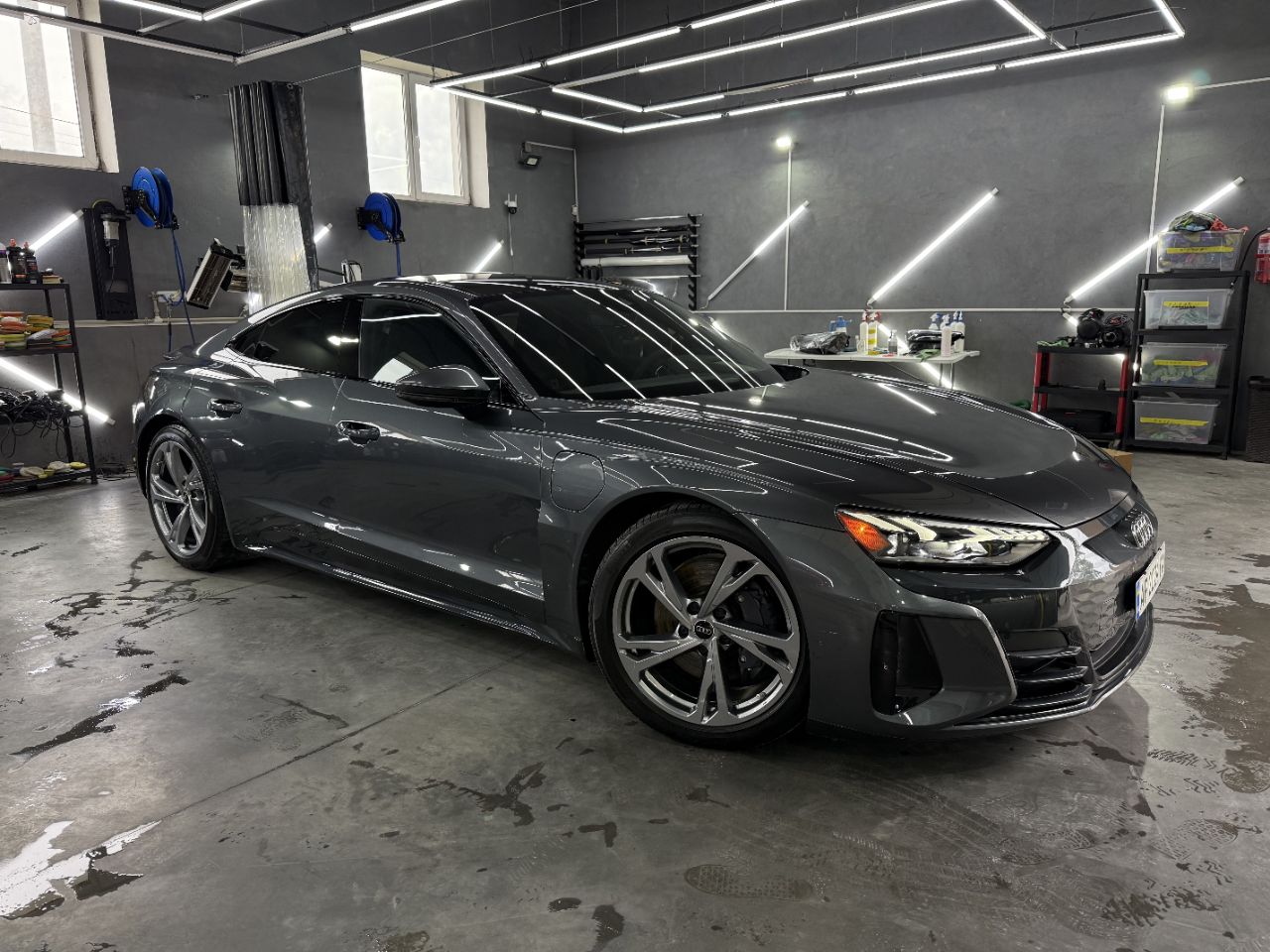 Audi e-tron GT - фото 4