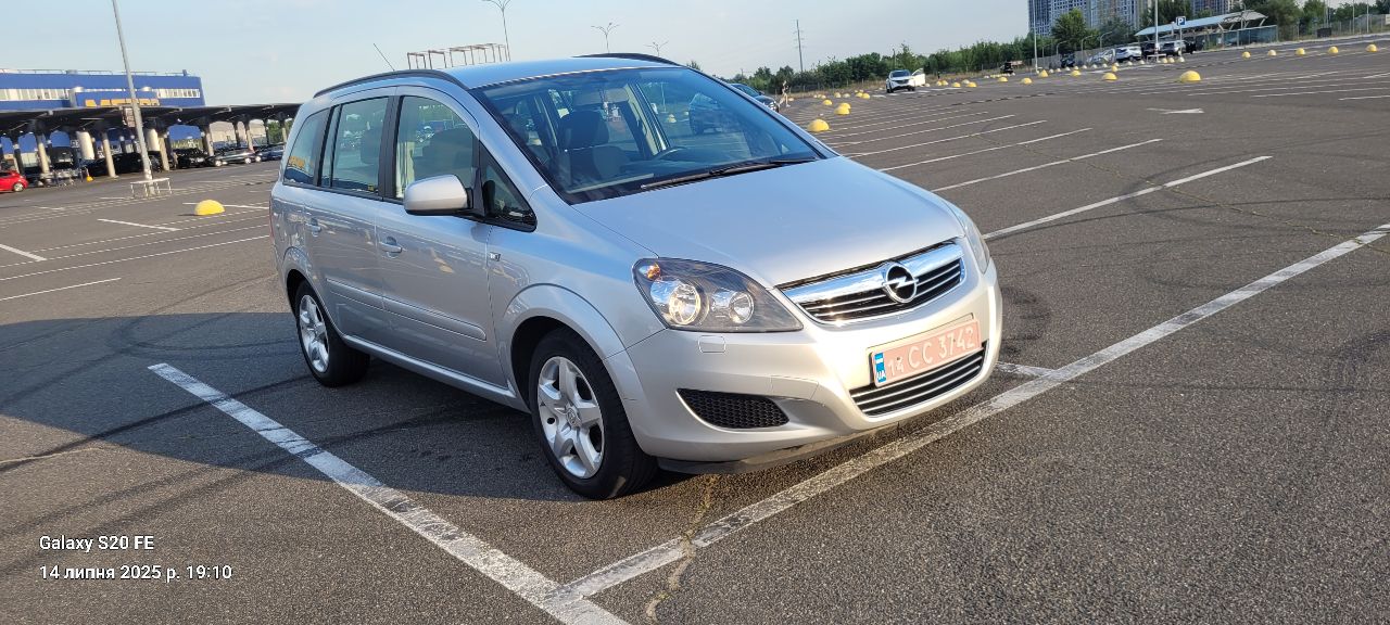 Opel Zafira - фото 3