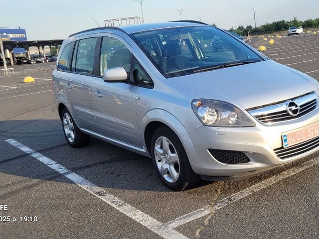 Opel Zafira - фото 3