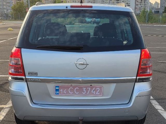 Opel Zafira - фото 5