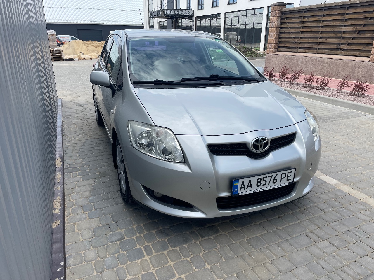 Toyota Auris - фото 1