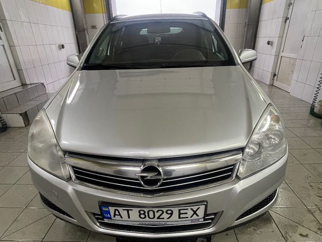 Opel Astra - фото 1