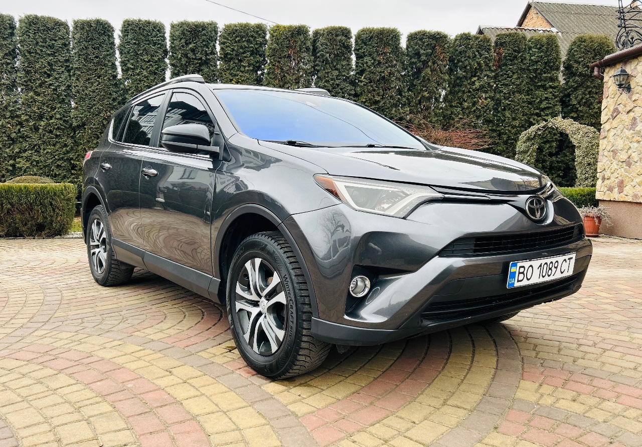 Toyota RAV4 - фото 2