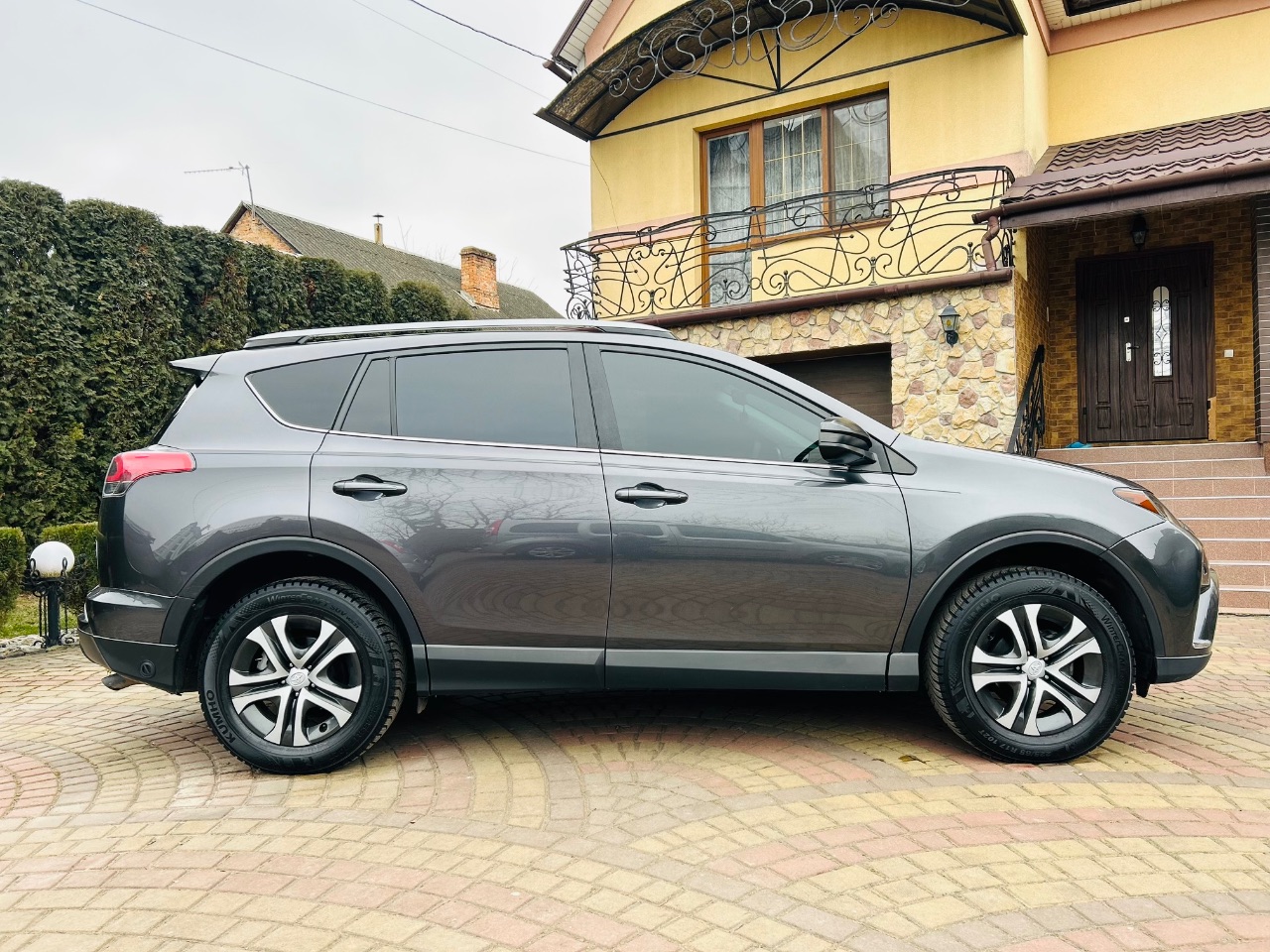 Toyota RAV4 - фото 15