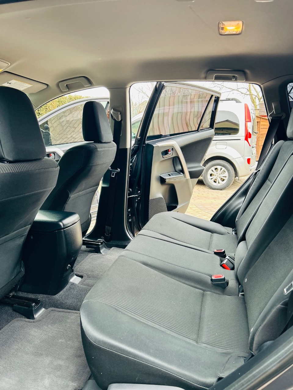 Toyota RAV4 - фото 25