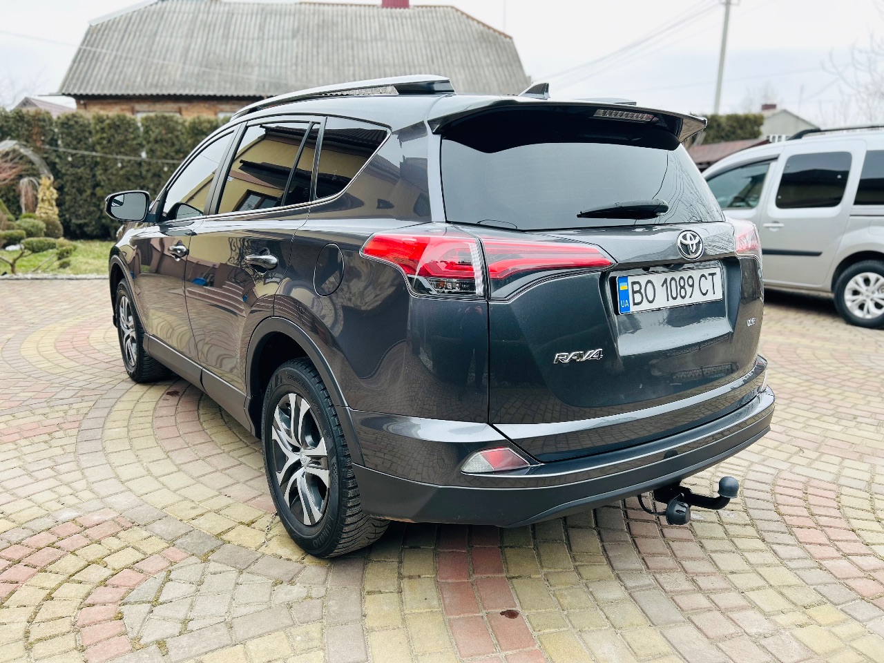 Toyota RAV4 - фото 9