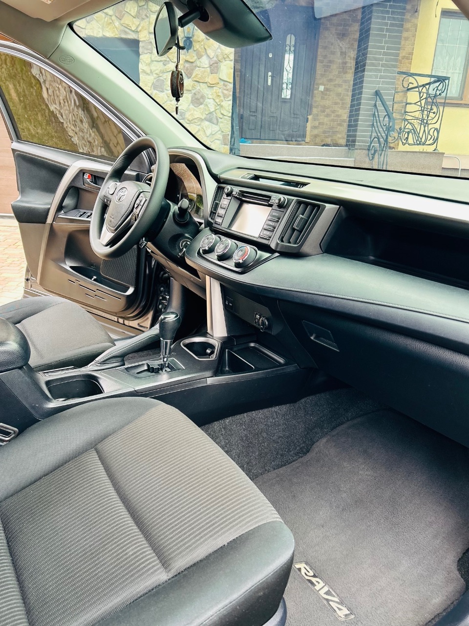 Toyota RAV4 - фото 31